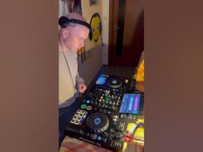 Dj mix Charlotte de WitteHigher The ProdigyOne Love Edit techno theprodigy charlottedewitte