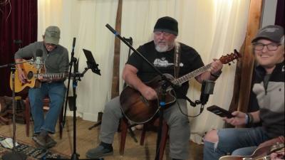 Unplugged jam session The Red Clay Strays Wondering Why cover.