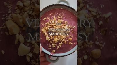 Day 131 VEGANUARY  Beetroot Superfood Smoothie Bowl Refreshing Morning Nicecream