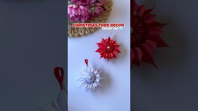 Paper snowflakes for Christmas papersnowflaketutorial diy christmas snowflakes craft