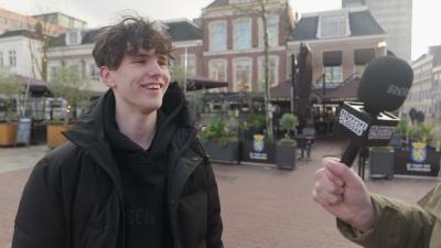 Spontane lange interviews met mensen  Straatpraat Leeuwarden