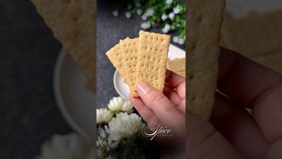 VEGAN Cheesy Crackers  without cheese  Crispy Vegan Biscuits
