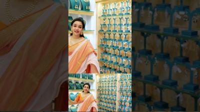 Brides വണട ഒര വമപചച collection തനന ഇവട ഉണട. 