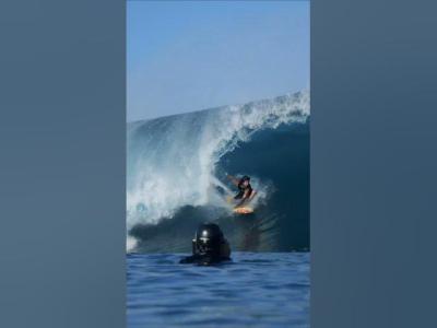 Mason Ho Digging Deep With Style at Pipe 