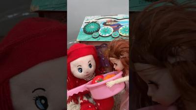Satisfying Unboxing Experience. Did Elsa do the right thing unboxing toys animation
