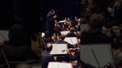 Andris Nelsons conducts mendelssohn with the gewandhausleipzig  orchestra