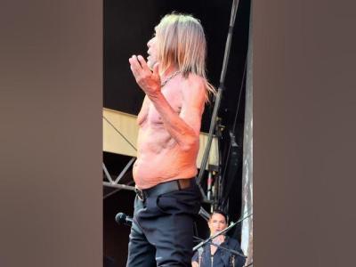  Red Hot Chili Peppers ft. Iggy Pop  fire in his eyes blood in his scream youth in his bones