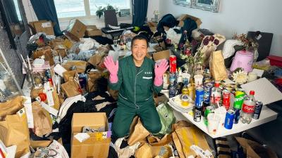  My God The home of this PhD graduate from overseas is so dirty and messyhoarding cleanwithme