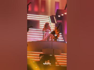 Sabrina Carpenter Performs Bed Chem at Coachella